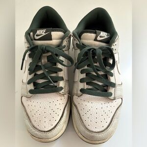 Nike Dunk’s Low white and dark green Men